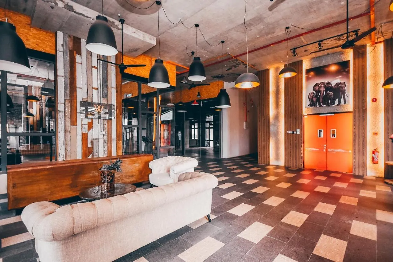 Cube 8Teens By Nest Home Johor Bahru 0*,  Malásia